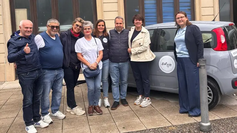 L'auto donata all'Asst da parenti e amici di Silvia Cavalli
