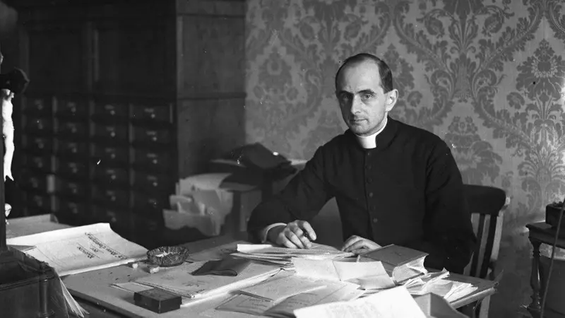 Giovanni Battista Montini al lavoro