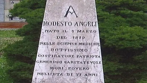 Un particolare del cippo dedicato a Modesto Angeli che si trova ad Acquafredda
