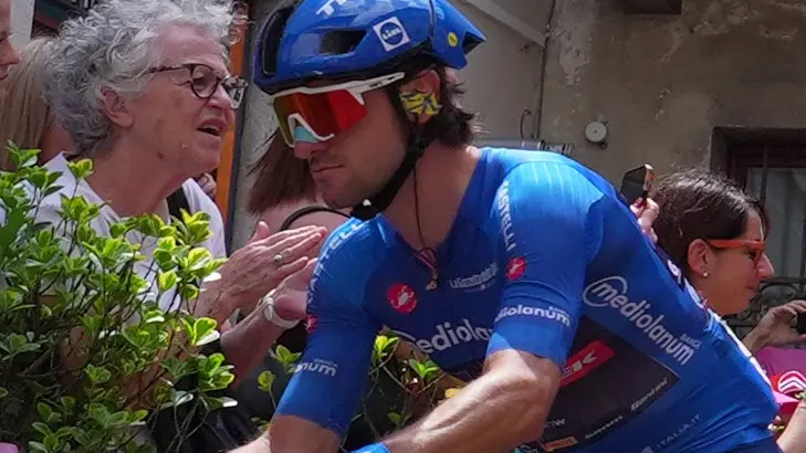 Giulio Ciccone in maglia blu - foto Ansa