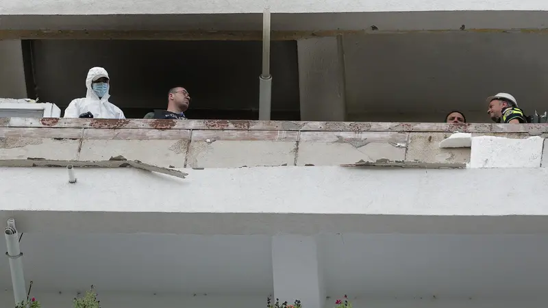 Il palazzo centrato dal drone che si presume russo a Galati, in Romania - Foto Ansa © www.giornaledibrescia.it