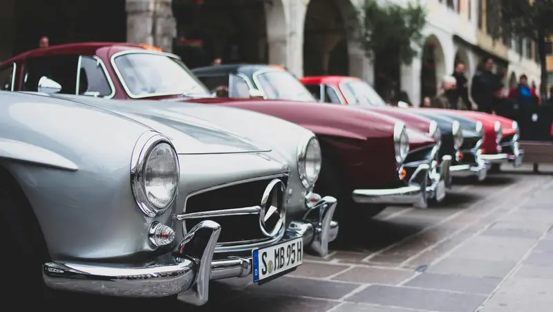 Alcune auto storiche in corso Zanardelli