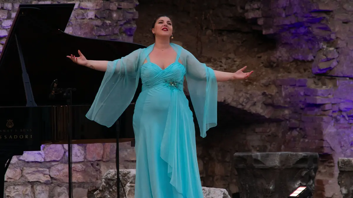 La soprano Marta Mari, allieva di Daniela Dessì, è protagonista sui maggiori palcoscenici italiani
