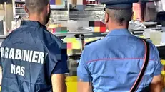 Carabinieri e Nas nel locale