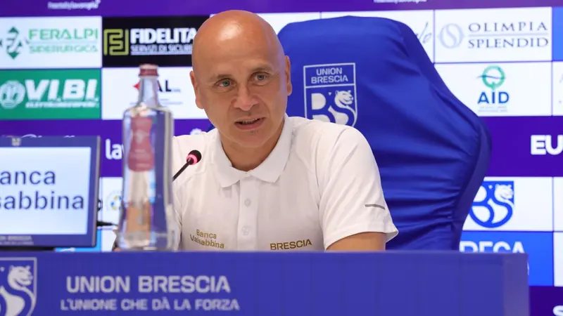 Eugenio Corini in conferenza stampa