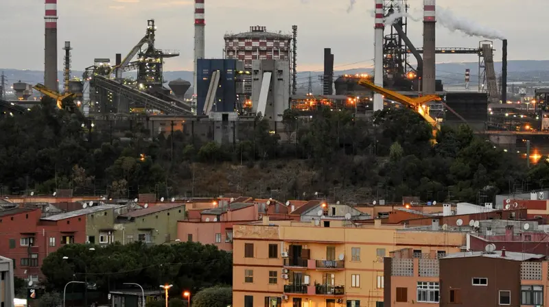 Uno scorcio del complesso siderurgico dell'ex Ilva, a Taranto