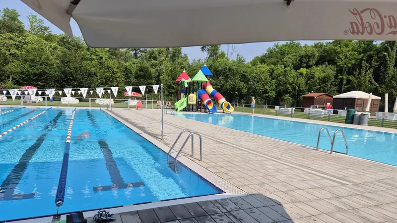 Uno scorcio delle piscine di Lamarmora -  © www.giornaledibrescia.it
