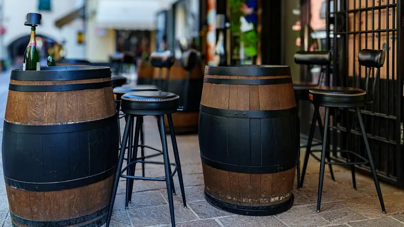 Fuori da un bar