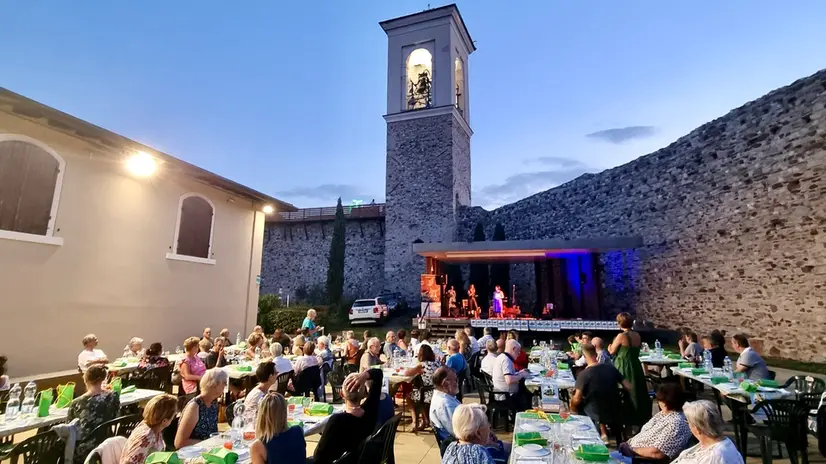 Serate all’aperto: occasioni da non perdere in ogni paese