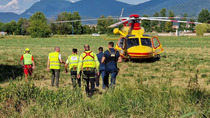 Il recupero dell'uomo nel fiume Mella