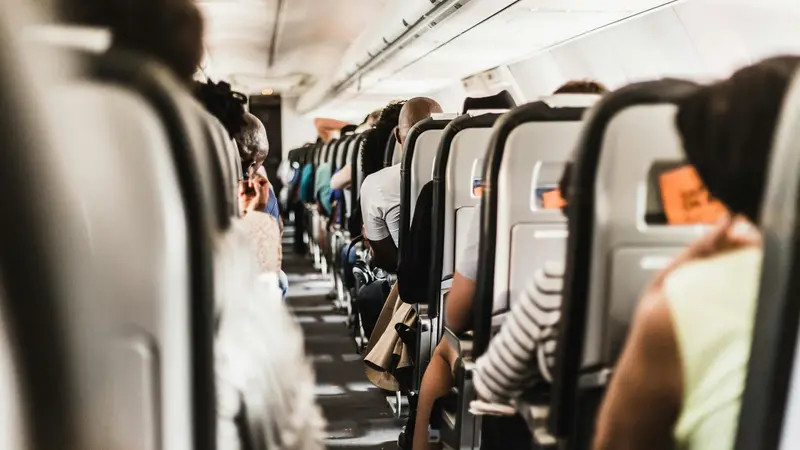 In aereo l'aria condizionata è forte: meglio idratare la pelle