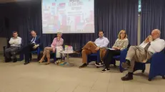 La Giunta durante l'incontro - © www.giornaledibrescia.it