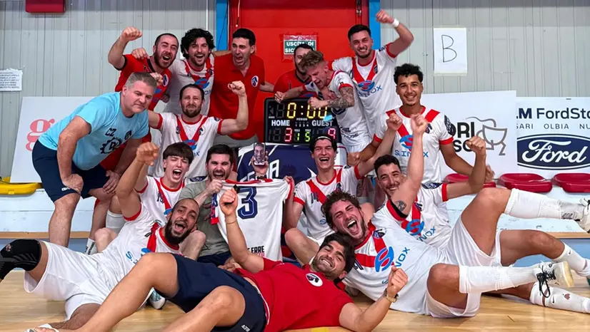 Il Brescia calcio 5 festeggia la vittoria contro l'Ichnos Sassari