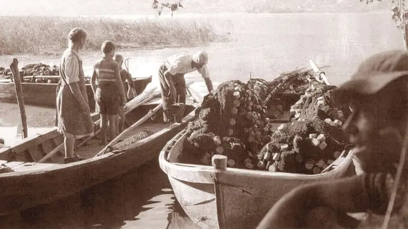 Alcuni pescatori in una foto d'epoca