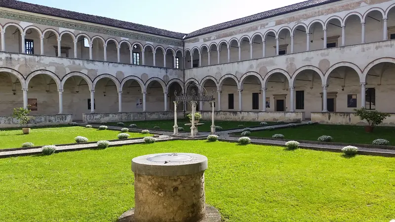 L'Abbazia Olivetana di Rodengo, dove verrà presentato il report - © www.giornaledibrescia.it