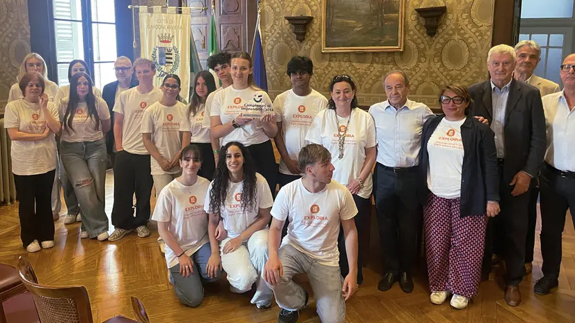 Gli studenti accolti in Municipio a Gardone