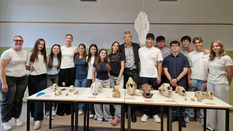 Gli studenti del Capirola hanno scovato e ridato vita a vecchi reperti di laboratorio