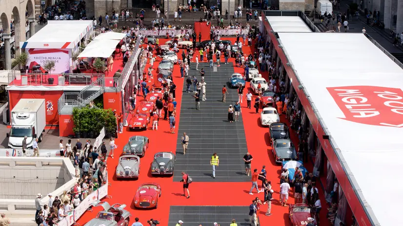 CRONACA BRESCIA MILLE MIGLIA 2026 PUNZONATURA IN PIAZZA VITTORIA NELLA FOTO MOMENTI DELL’EVENTO 08–06-2026 PIERPAOLO PAPETTI AGENZIA NEWREPORTER