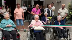 Il momento del taglio del nastro alla cerimonia