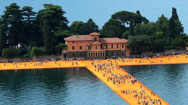 The floating piers all'isola di San Paolo