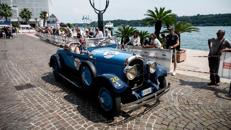 Mille Miglia 2026, il passaggio a Salò - Foto NewReporter/Checchi-Favretto © www.giornaledibrescia.it
