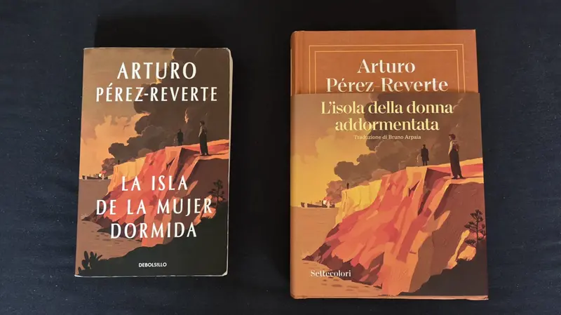 L'edizione spagnola (tascabile) e quella italiana (Settecolori) del romanzo «L'isola della donna addormentata» - © www.giornaledibrescia.it