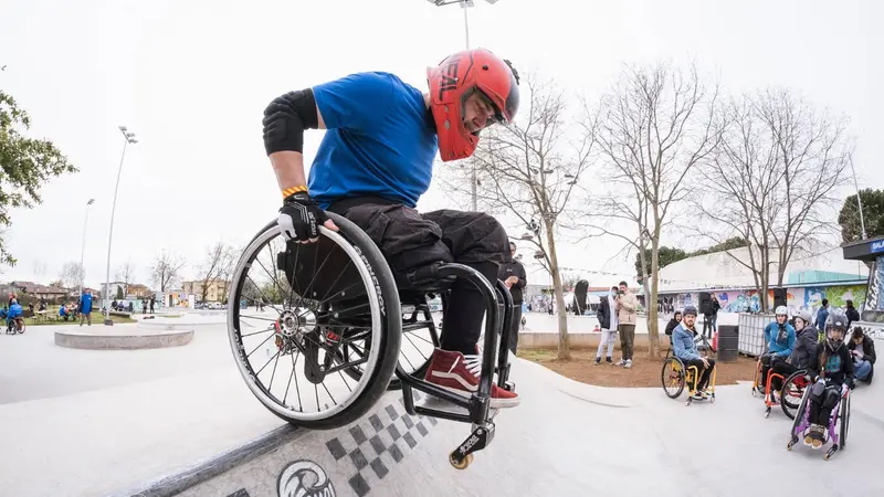 Lo skatepark è attrezzato anche per gli sport inclusivi come la Wcmx - Foto Artem Ivanov
