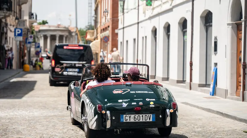 Mille Miglia 2026, il controllo timbro a Bondeno