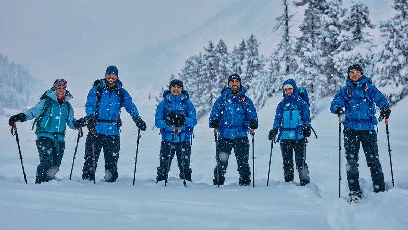 Esercitazione sotto la neve degli ultimi riservisti: il secondo da sinistra è Andrea Patassa, l'altro italiano insieme a Comellini - Esa/Trailhaven