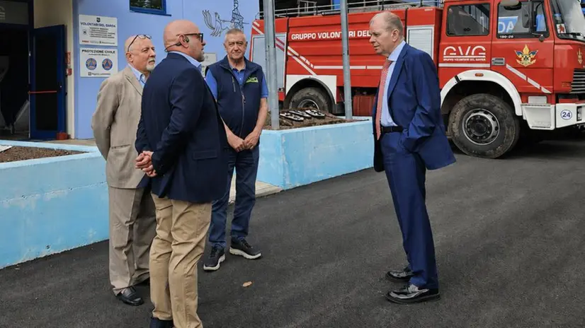Il questore Sartori con i Volontari del Garda - © www.giornaledibrescia.it
