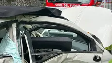 La 500 distrutta dopo essere finita contro il furgone