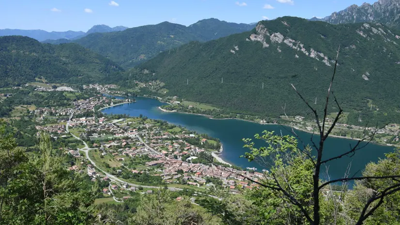 Il lago d'Idro dal Monte Croce di Perlè - © www.giornaledibrescia.it