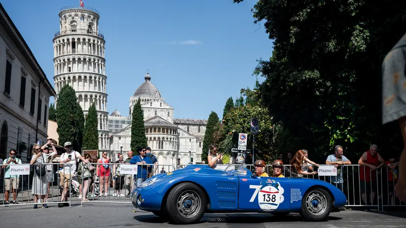 Mille Miglia 2026, il controllo orario a Pisa