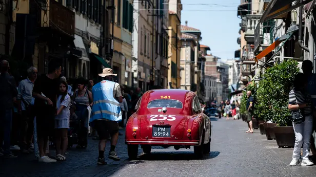 Mille Miglia 2026, il passaggio a Pontedera