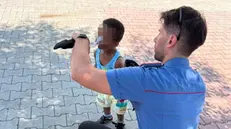 Il salvataggio dei bimbi da parte dei carabinieri