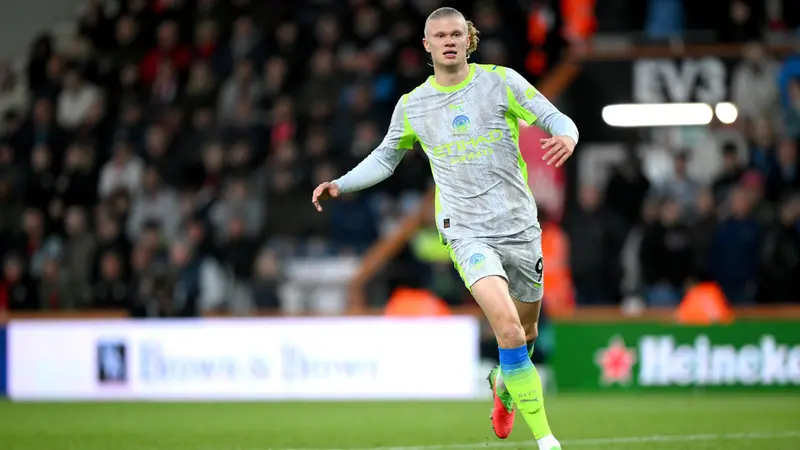 Erling Haaland con la maglia del City - Epa/Daniel Hambury