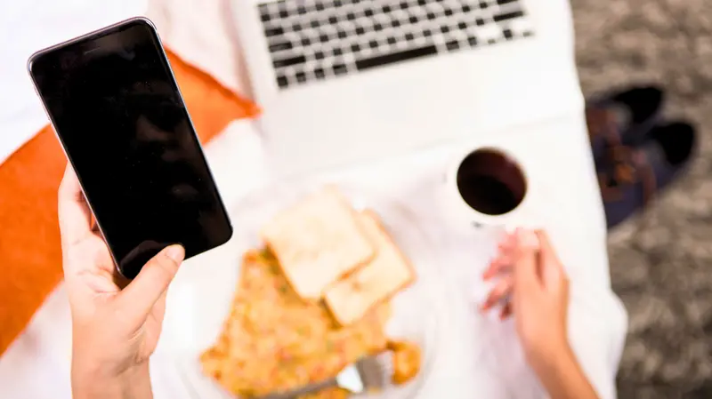 Non dedicano tempo a pranzo per il lavoro è sbagliato
