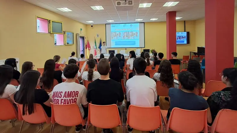 Un incontro con le scuole