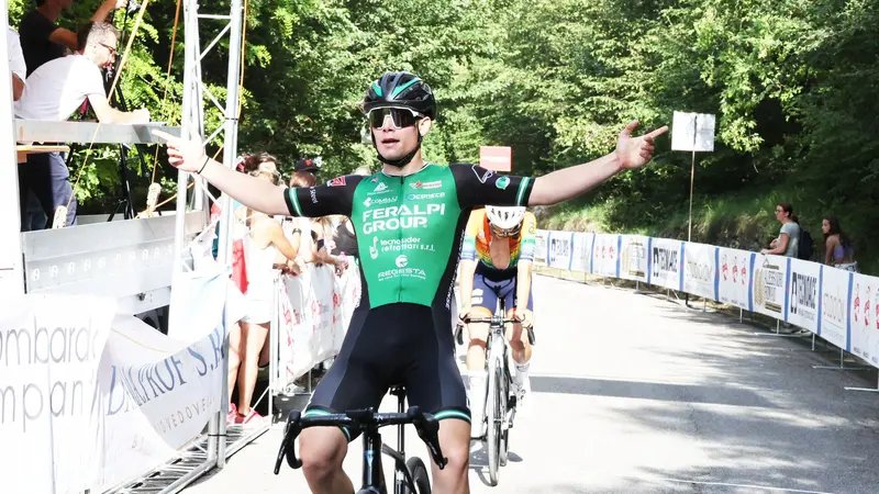 L'arrivo di Montesin a Nuvolento - foto Rodella