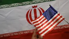 Le bandiere di Iran e Stati Uniti - Foto Ansa © www.giornaledibrescia.it