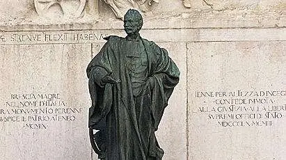 Il monumento a Giuseppe Zanardelli, morto nel 1903 - Foto Neg © www.giornaledibrescia.it