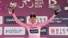 Il bresciano Davide Donati in maglia rosa - foto Rodella