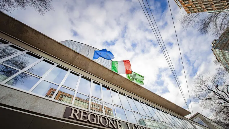 Palazzo Pirelli, sede del Consiglio regionale - © www.giornaledibrescia.it