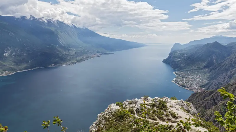 Una veduta del lago di Garda © www.giornaledibrescia.it