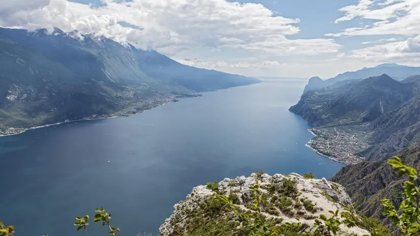 Una veduta del lago di Garda © www.giornaledibrescia.it