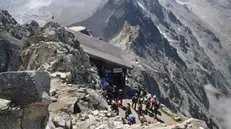 Uno scorcio della capanna Faustinelli prima che fosse distrutta dalle fiamme