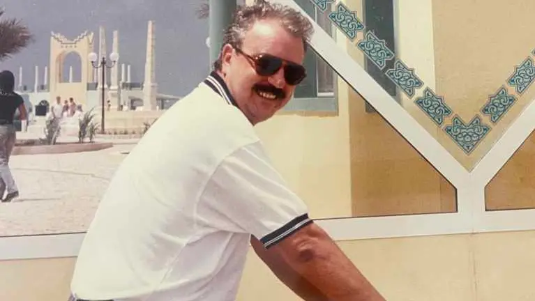 Il costruttore bresciano Andrea Stefanina, all'inizio della sua avventura a Capo Verde