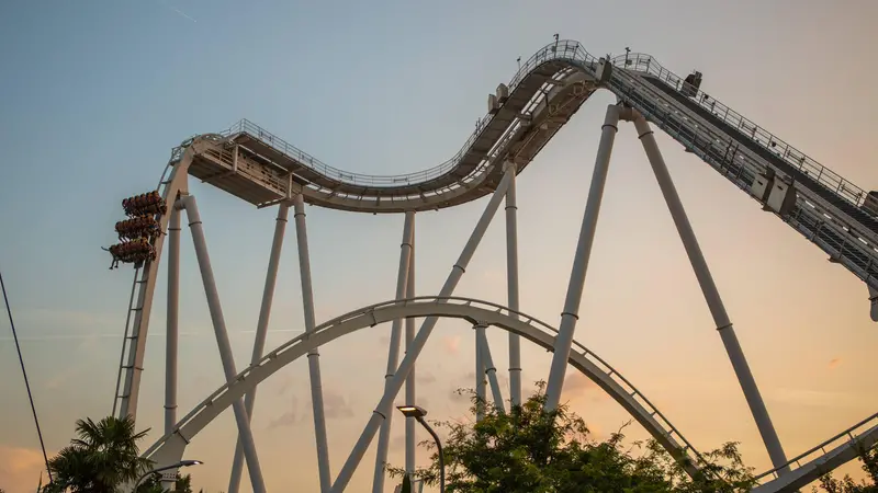 Tornano le aperture serali di Gardaland