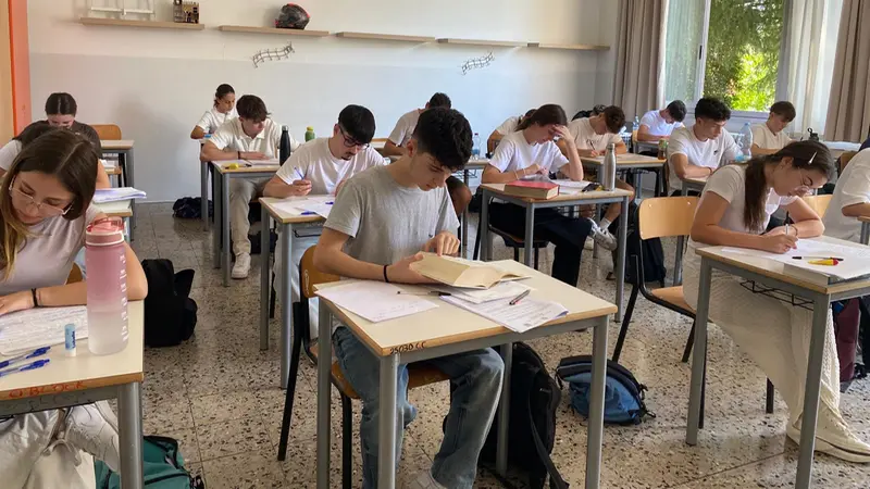 Studenti al lavoro in un aula dell'Itis - © www.giornaledibrescia.it