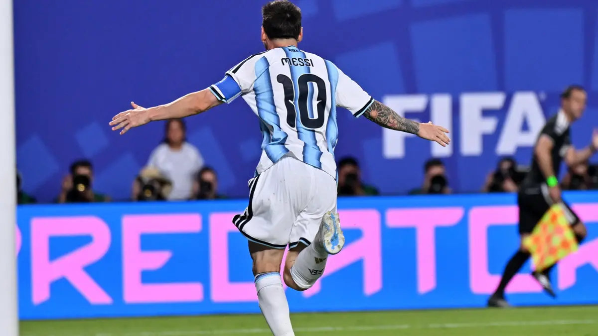 Leo Messi già autentico trascinatore dell'Argentina - Foto Ansa © www.giornaledibrescia.it